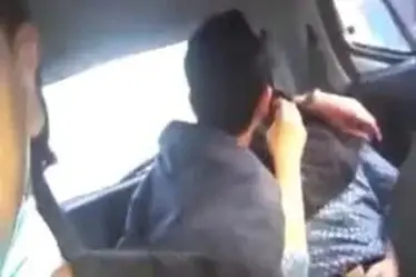 Momen Kasmaran Di Dalam Mobil Grab